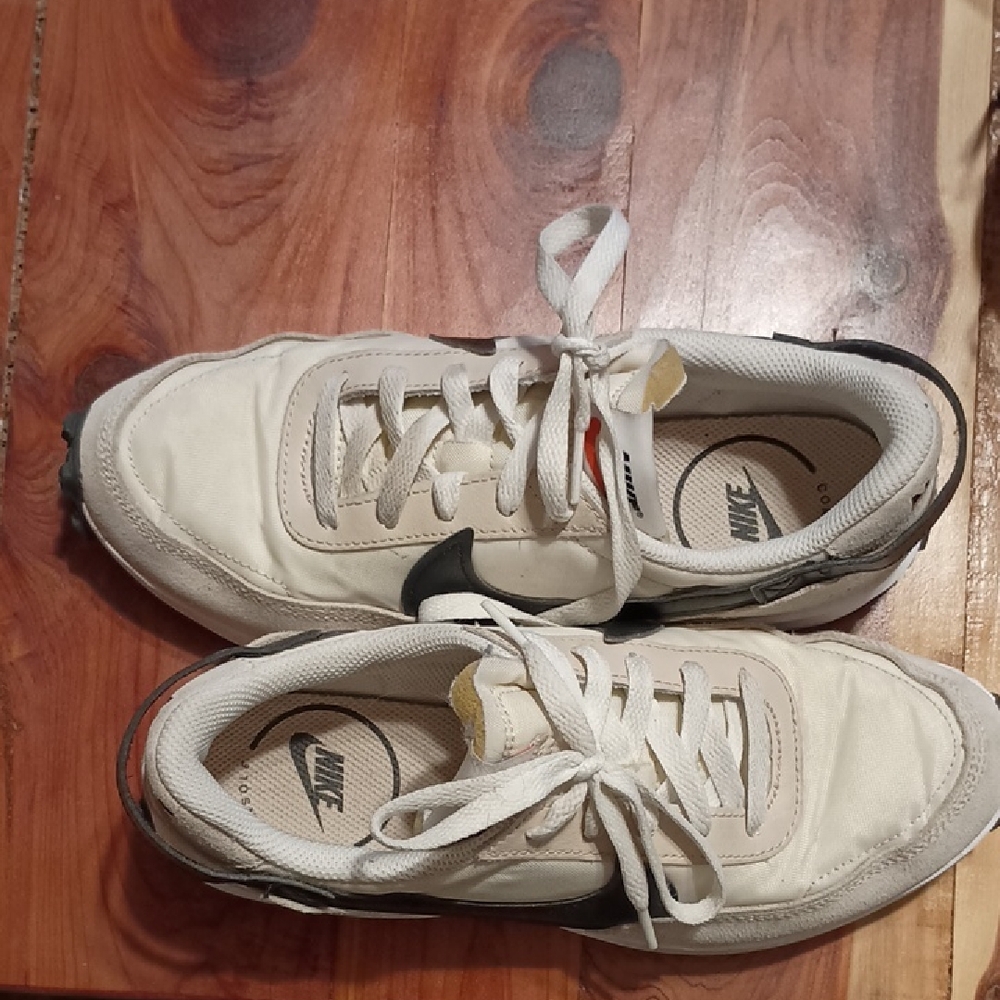 Nike Cream Sneakers with Black Accents